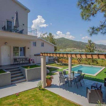 Privileged Villa Неа-Перамос Экстерьер фото