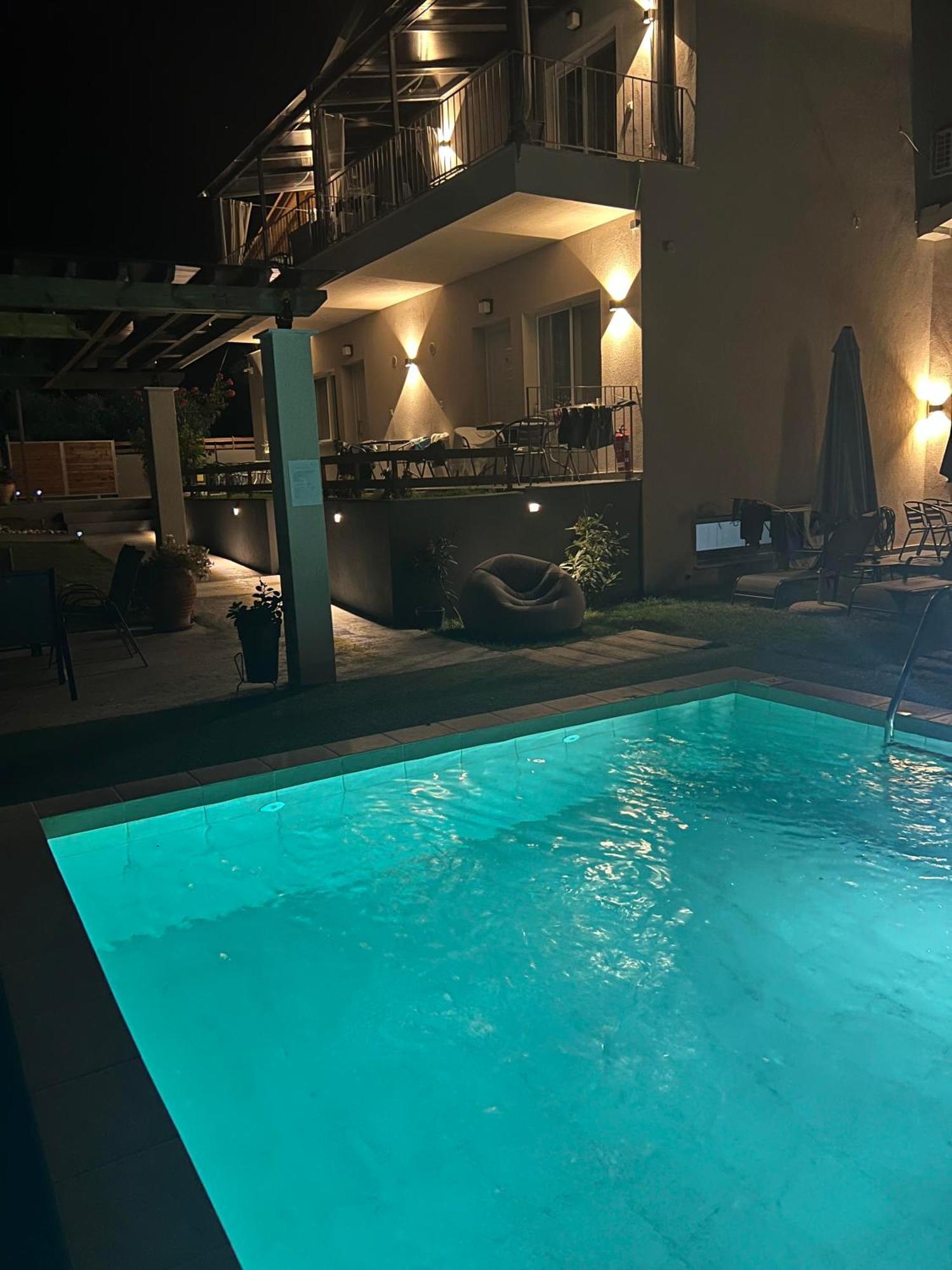 Privileged Villa Неа-Перамос Экстерьер фото