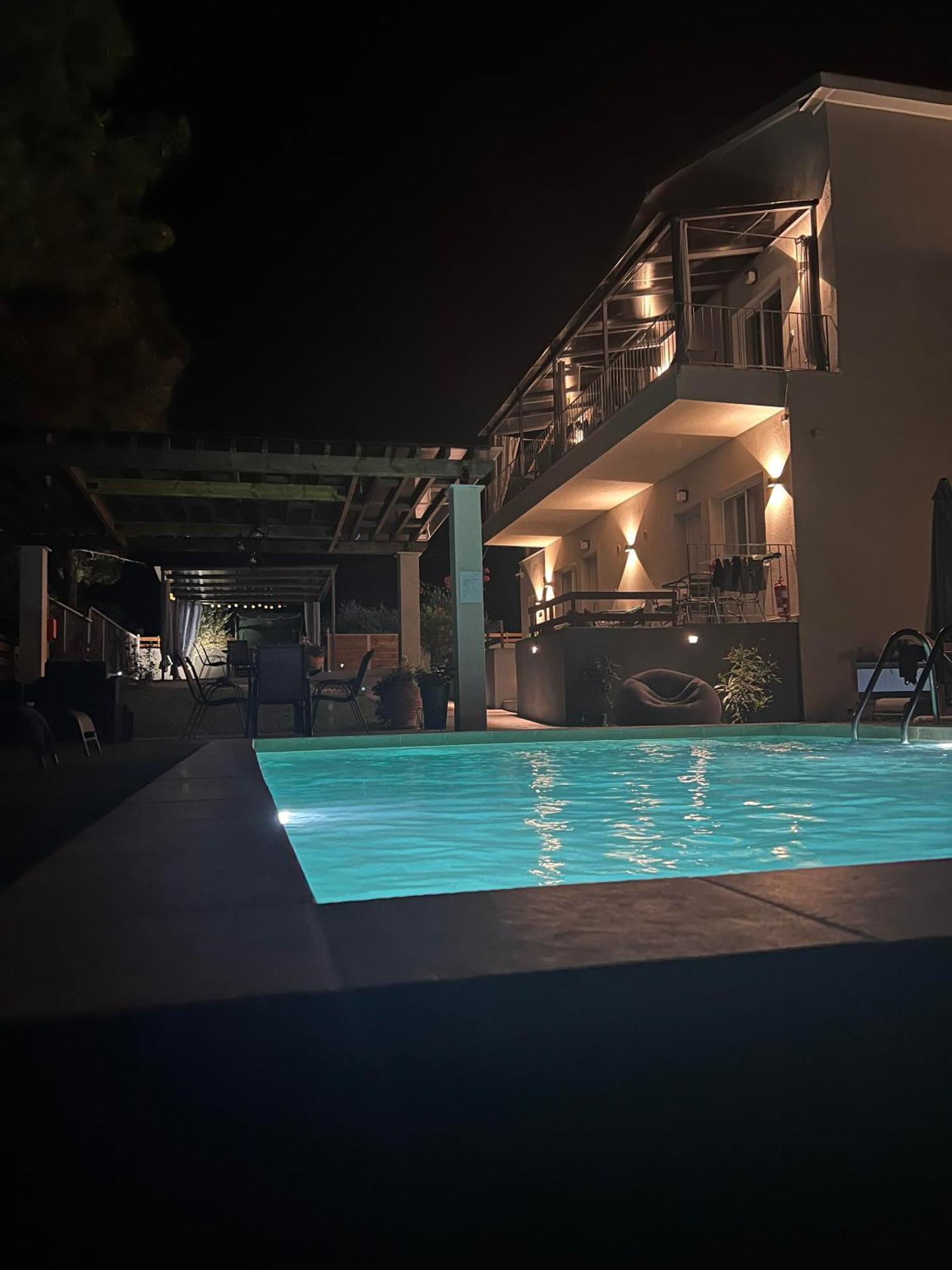 Privileged Villa Неа-Перамос Экстерьер фото